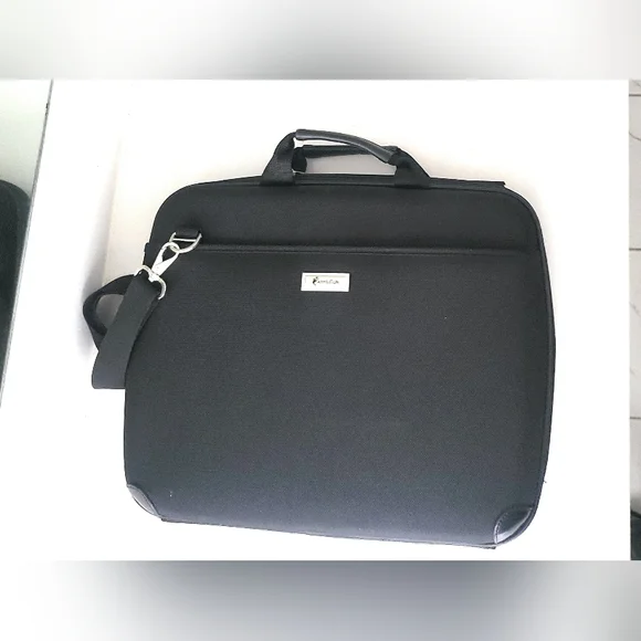 GnarlyFish Black Laptop Bag Sleek Minimalist Design - Picture 5 of 5